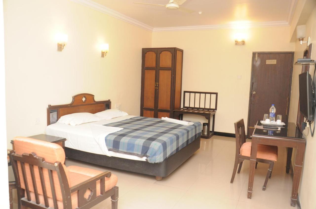 Suvarna Regency Hassan Exterior photo