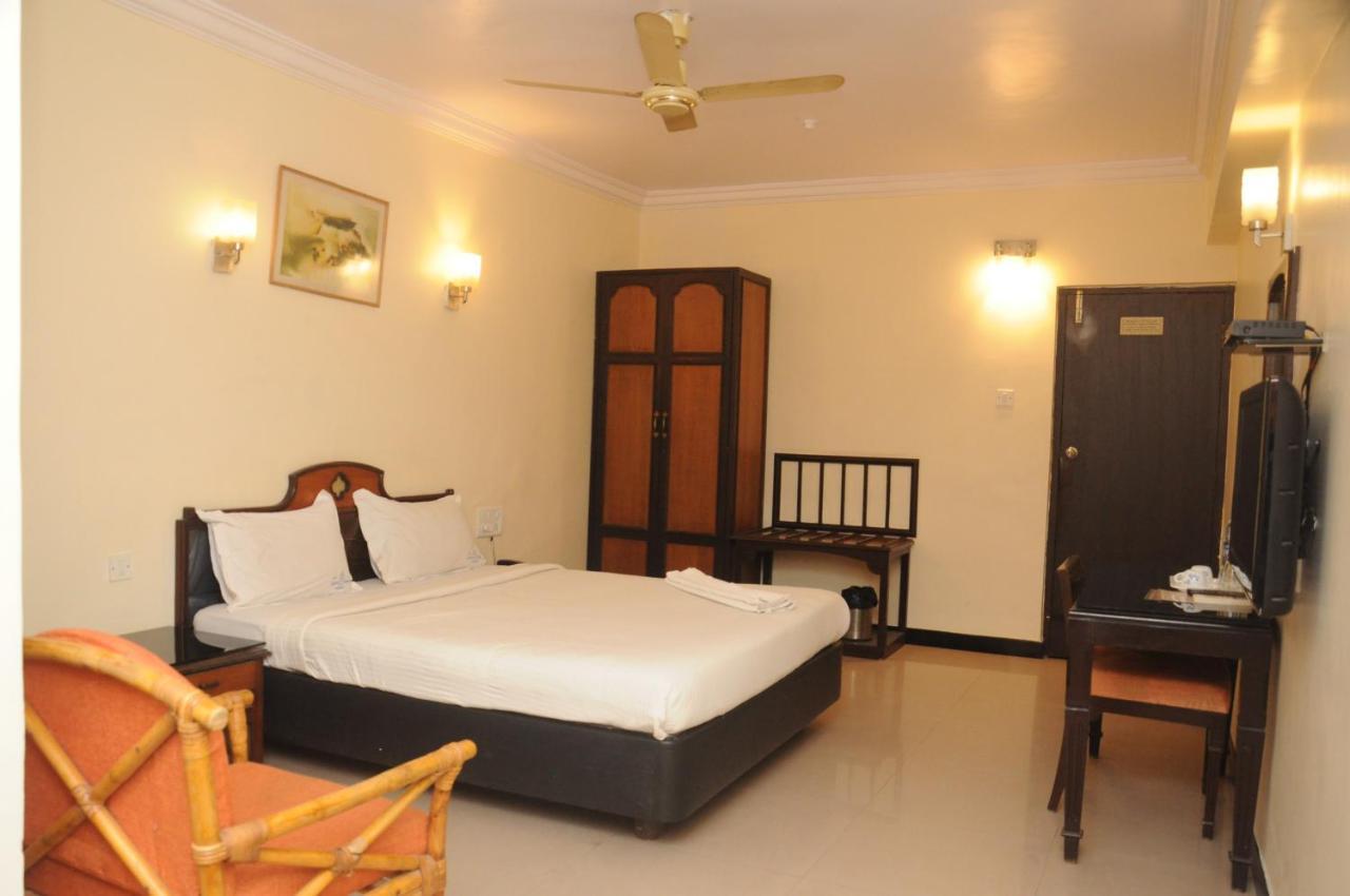 Suvarna Regency Hassan Exterior photo