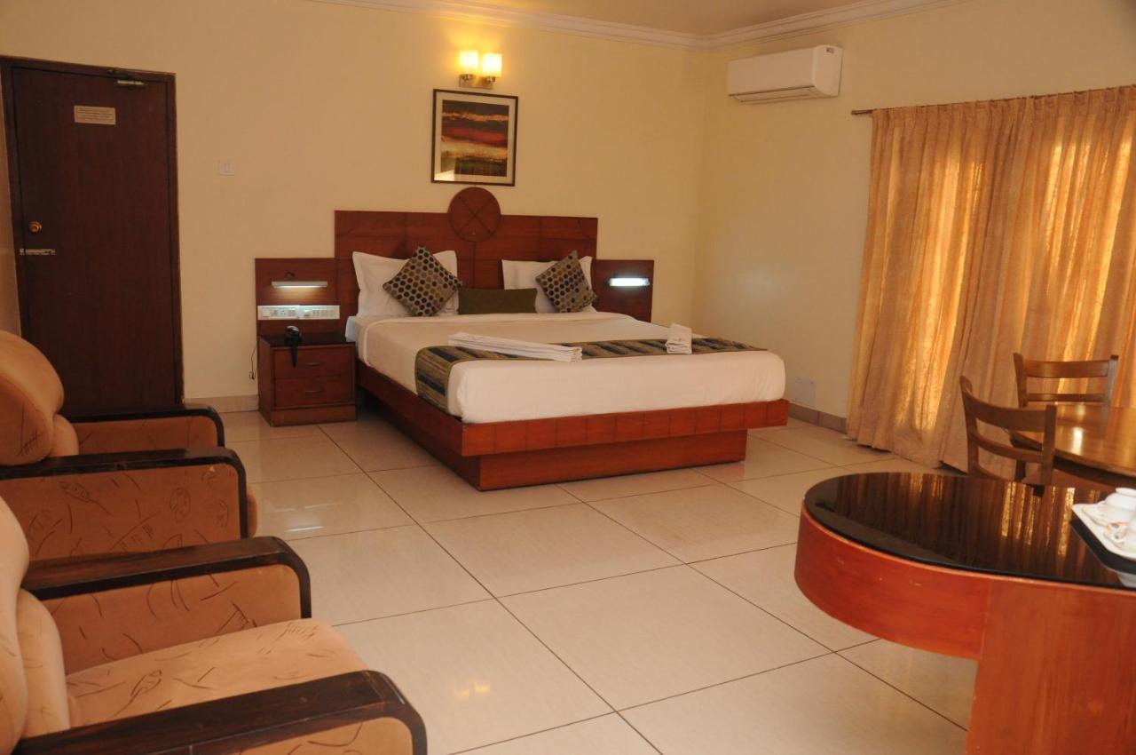 Suvarna Regency Hassan Exterior photo