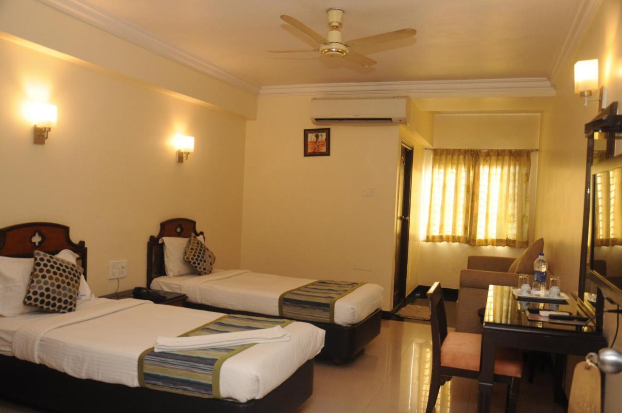 Suvarna Regency Hassan Exterior photo