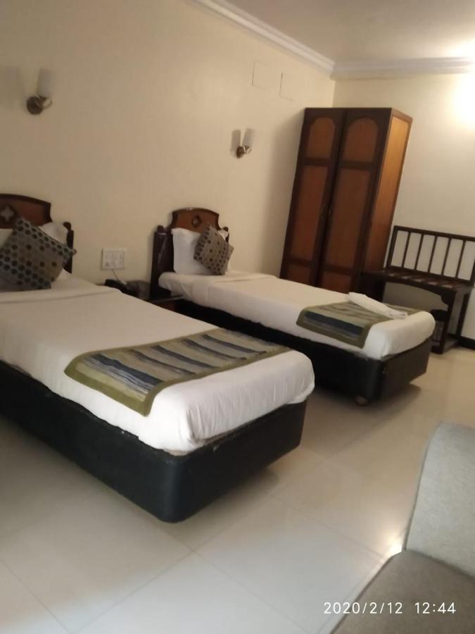 Suvarna Regency Hassan Exterior photo