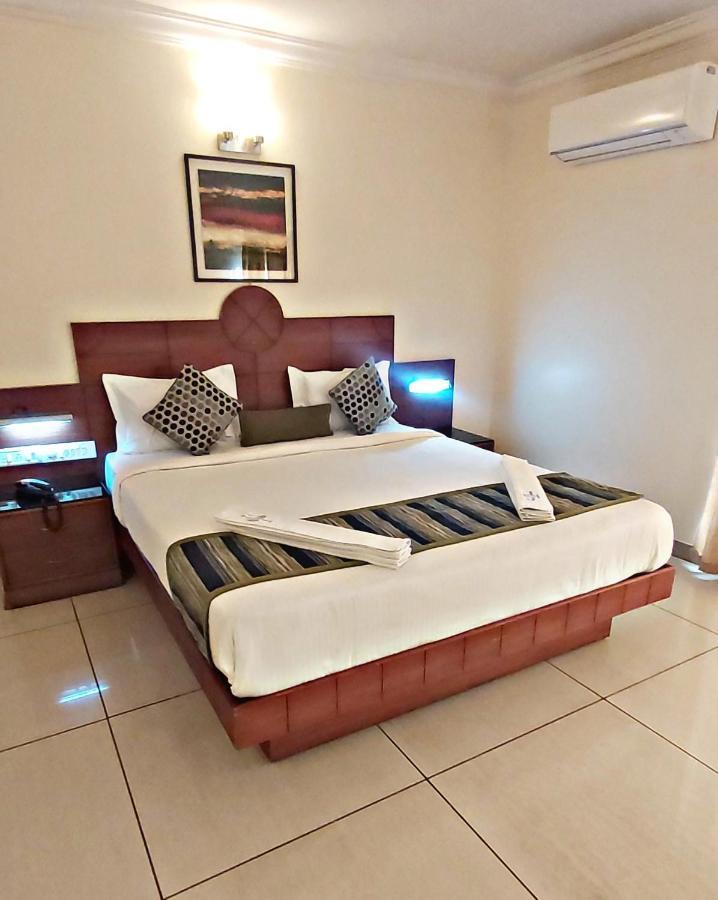 Suvarna Regency Hassan Exterior photo